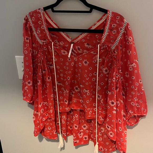 Free People Top - Picture 1 of 5